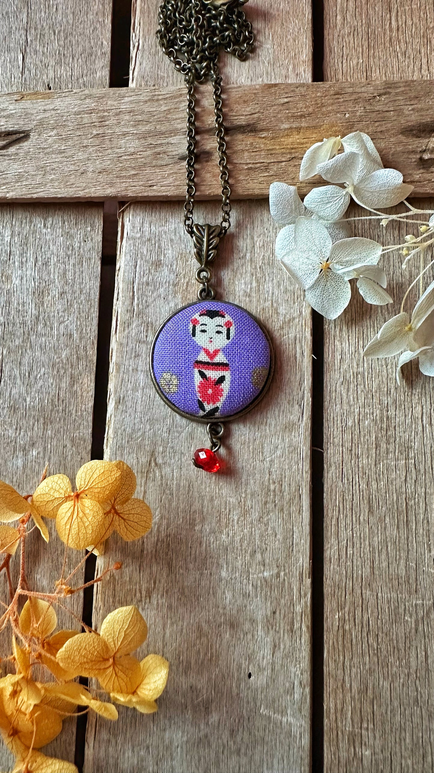 Orecchini e collana Kokeshi Doll