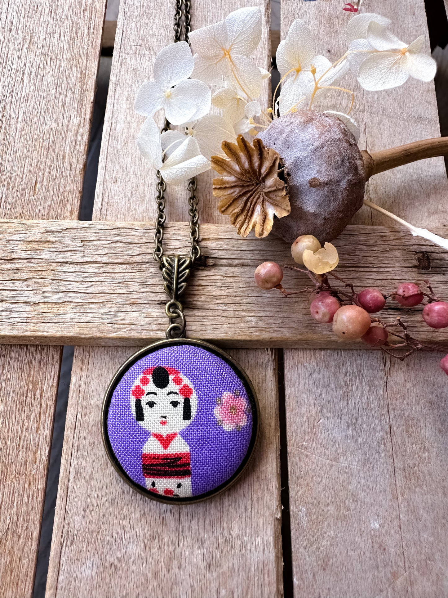Orecchini e collana Kokeshi Doll