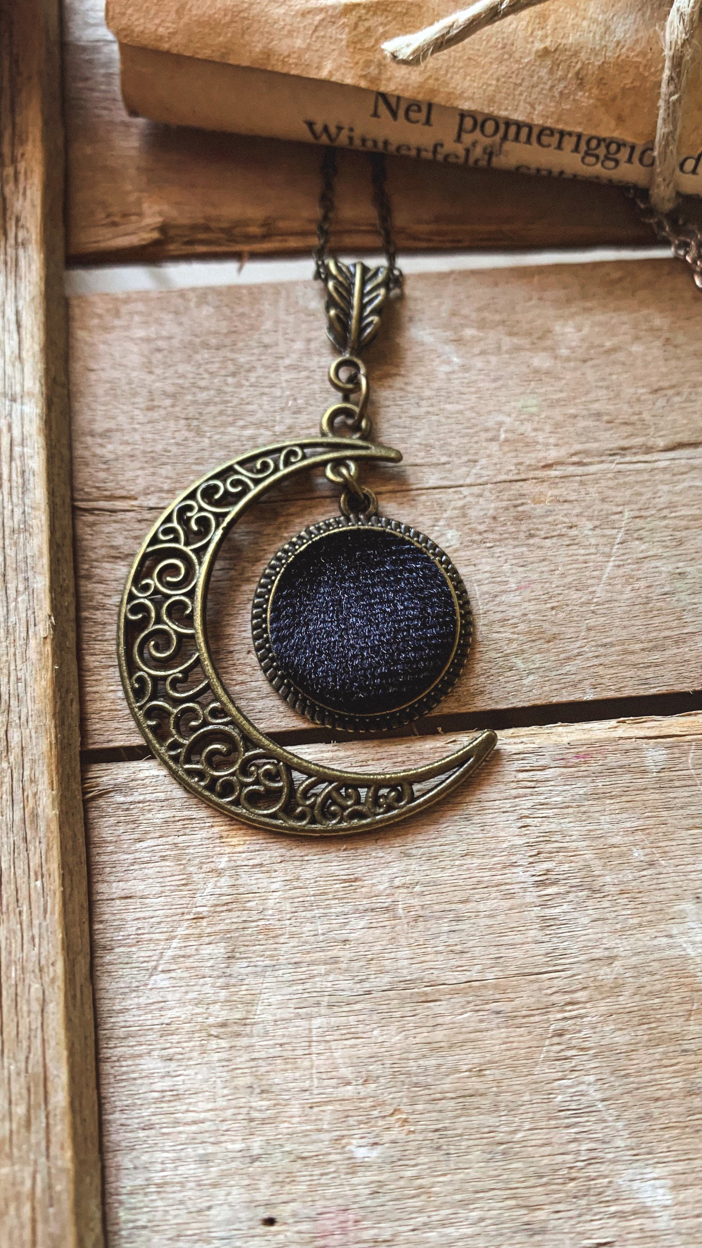 Collana Tsukimi 月見 luna calante e velluto
