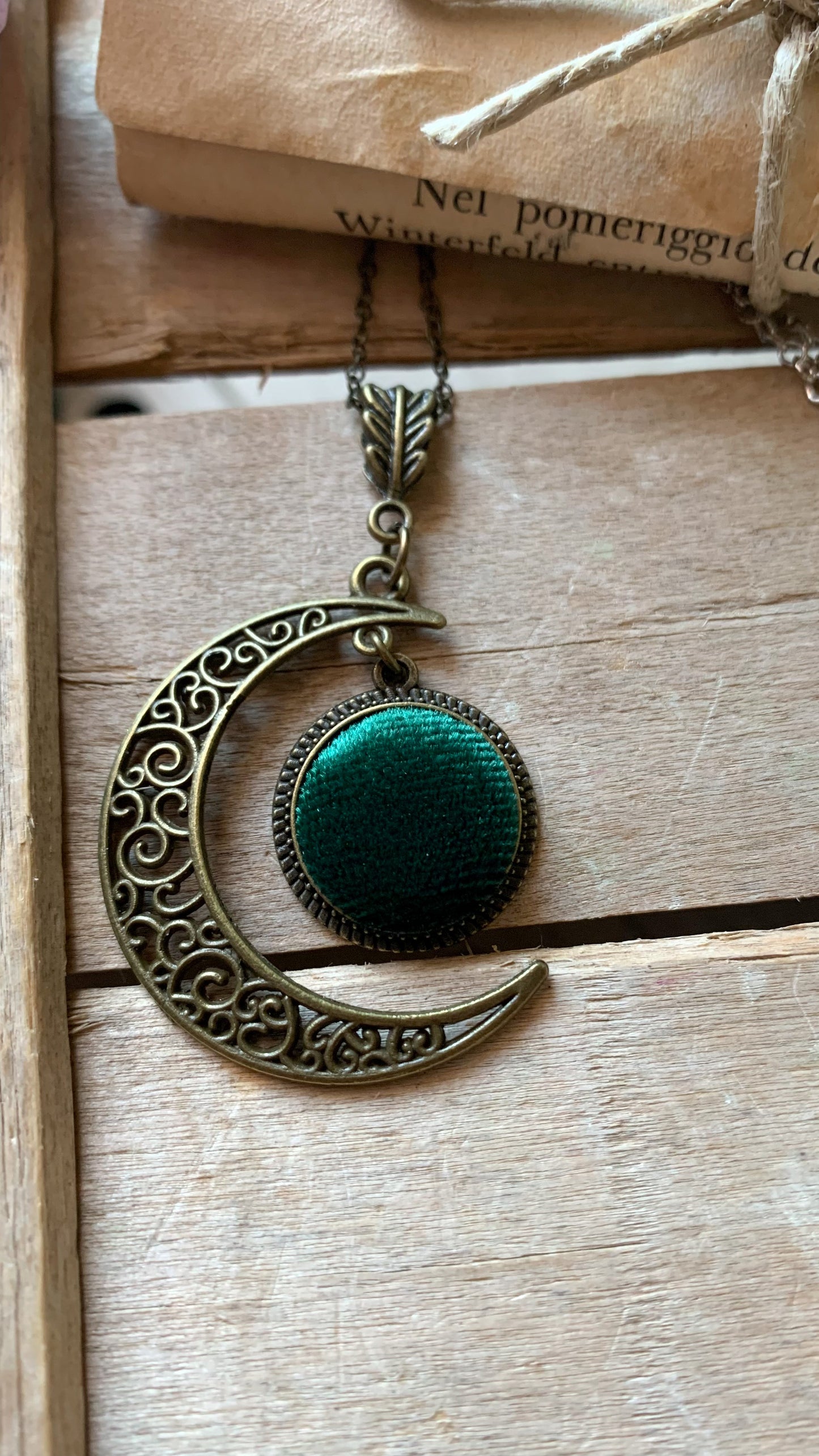 Collana Tsukimi 月見 luna calante e velluto