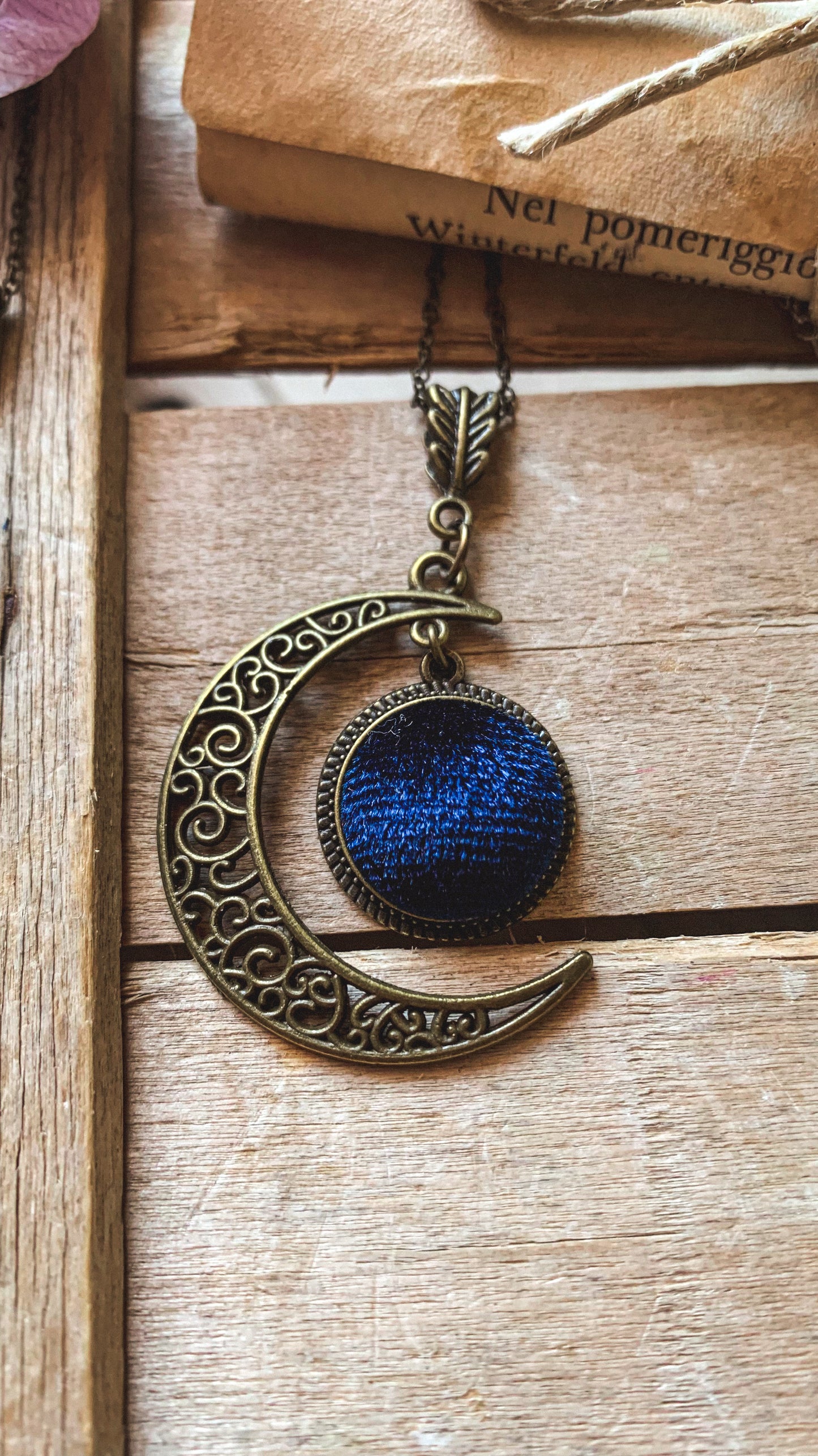 Collana Tsukimi 月見 luna calante e velluto
