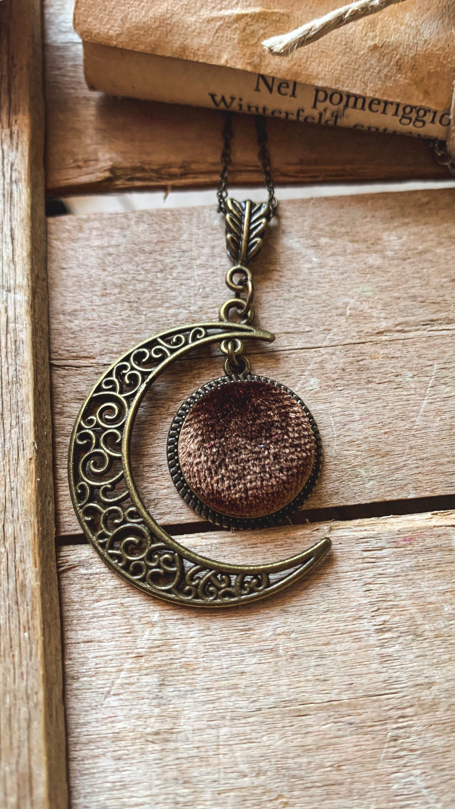 Collana Tsukimi 月見 luna calante e velluto
