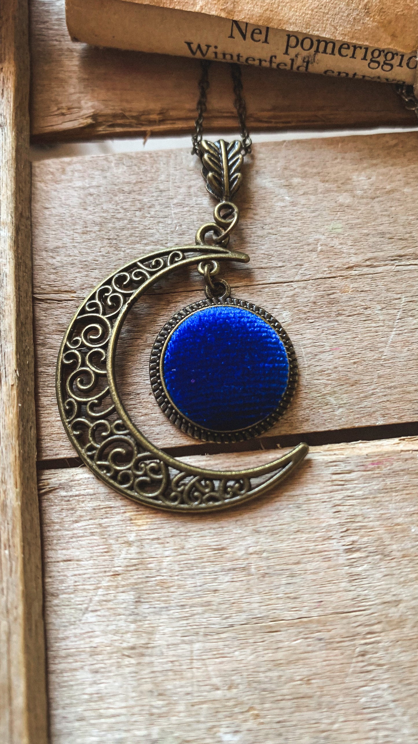 Collana Tsukimi 月見 luna calante e velluto