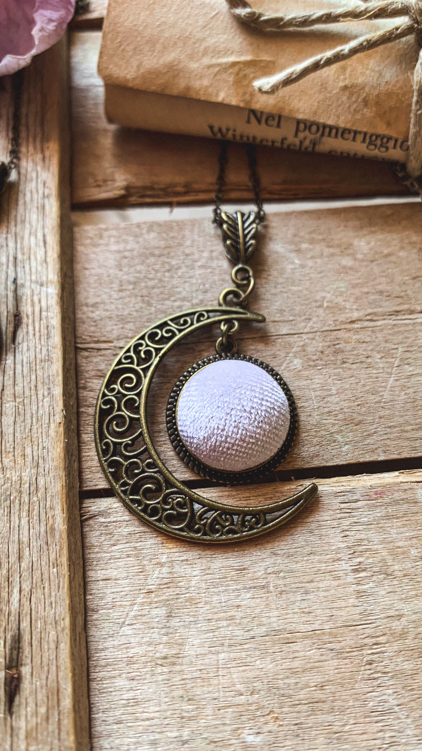 Collana Tsukimi 月見 luna calante e velluto