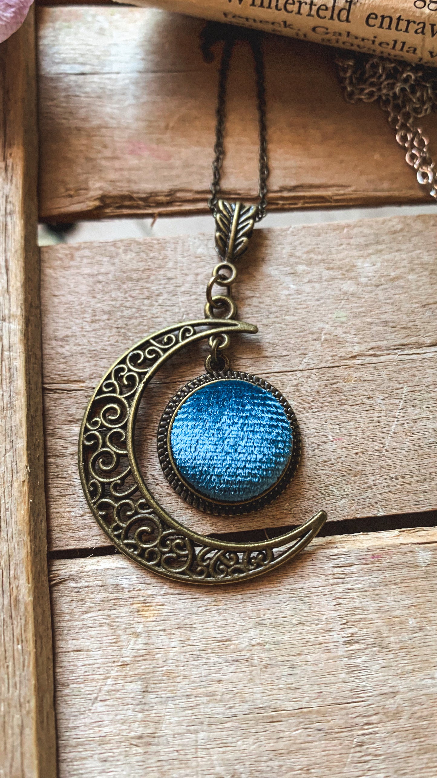 Collana Tsukimi 月見 luna calante e velluto