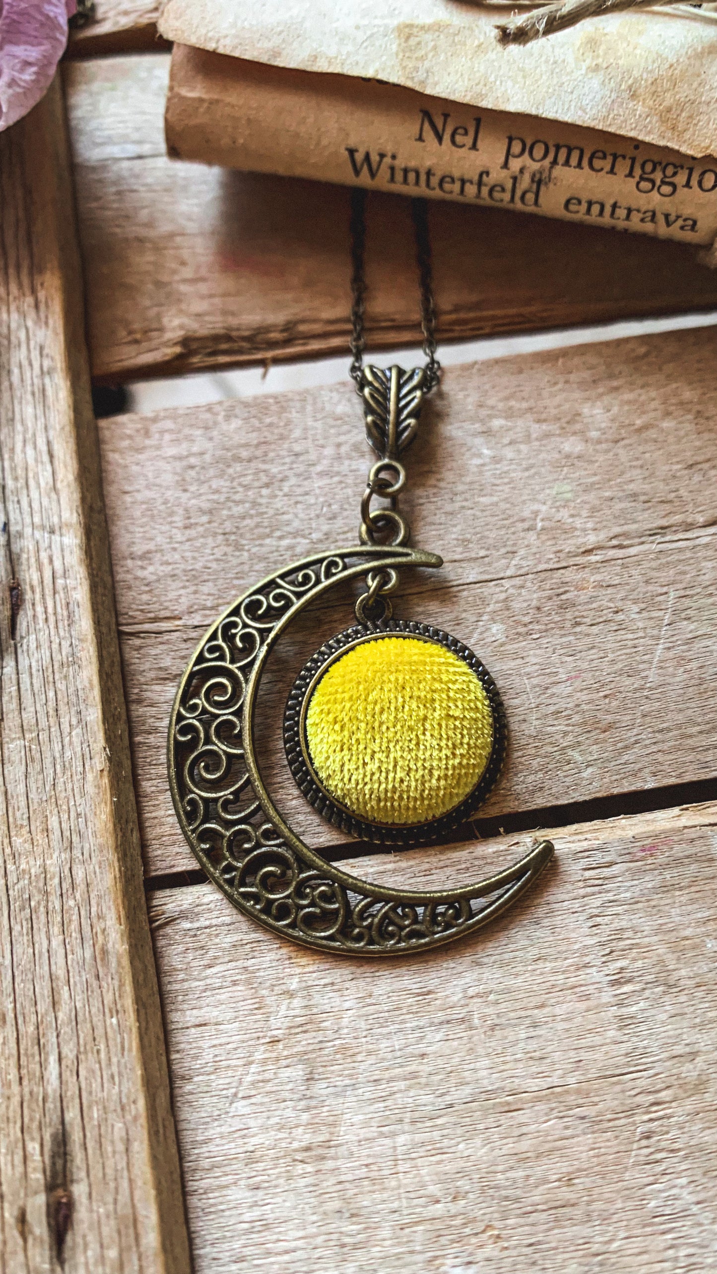 Collana Tsukimi 月見 luna calante e velluto