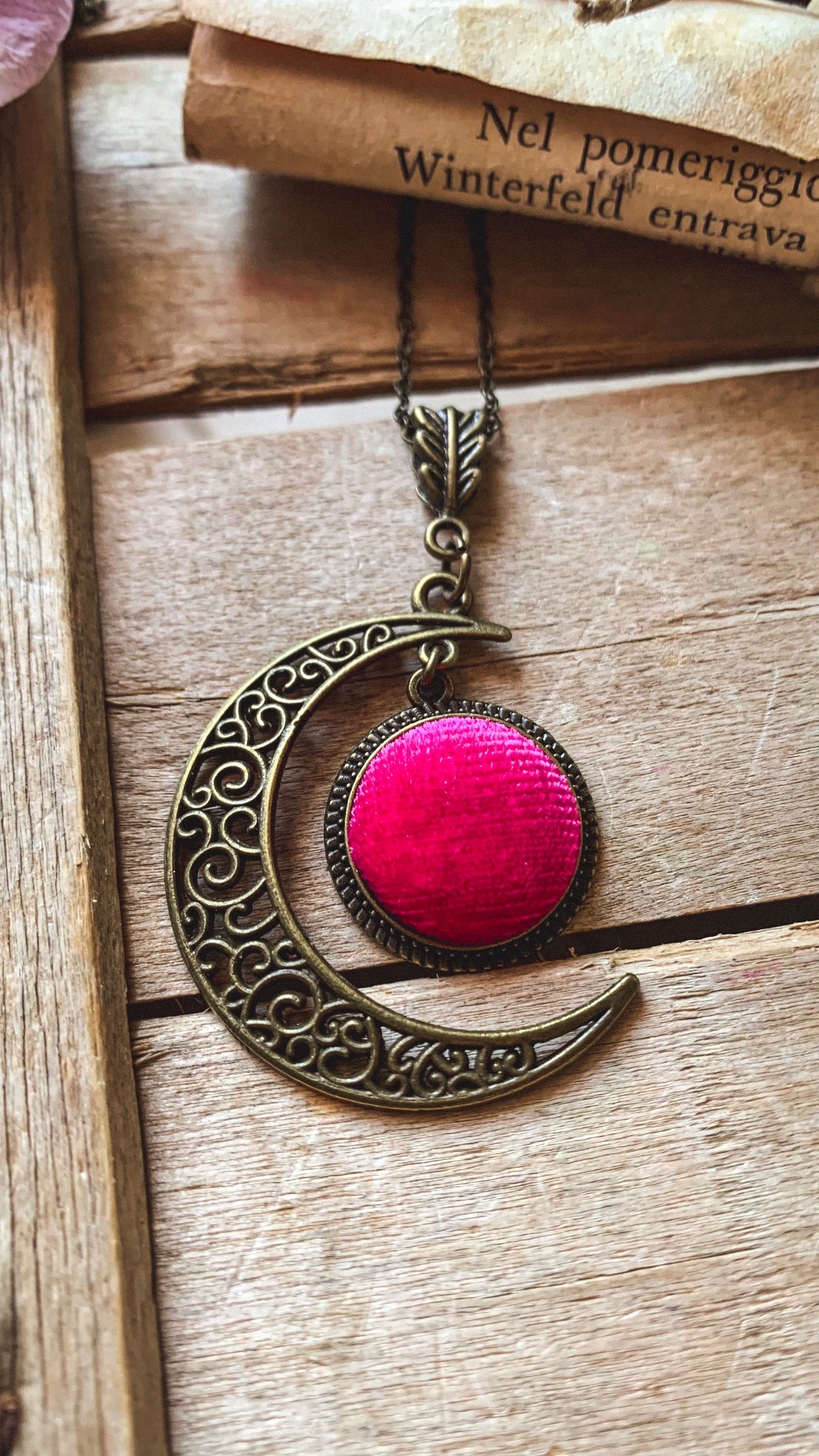 Collana Tsukimi 月見 luna calante e velluto