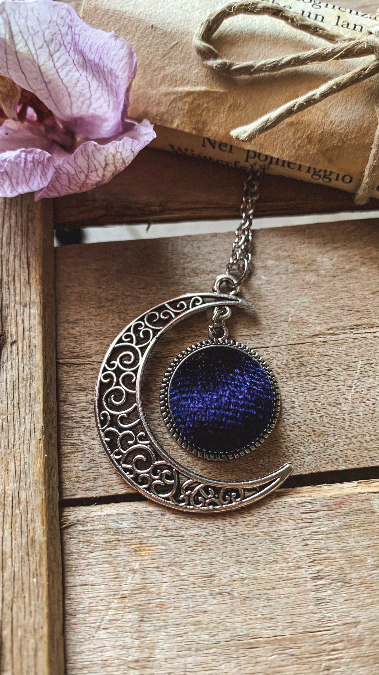 Collana Tsukimi 月見 luna calante e velluto