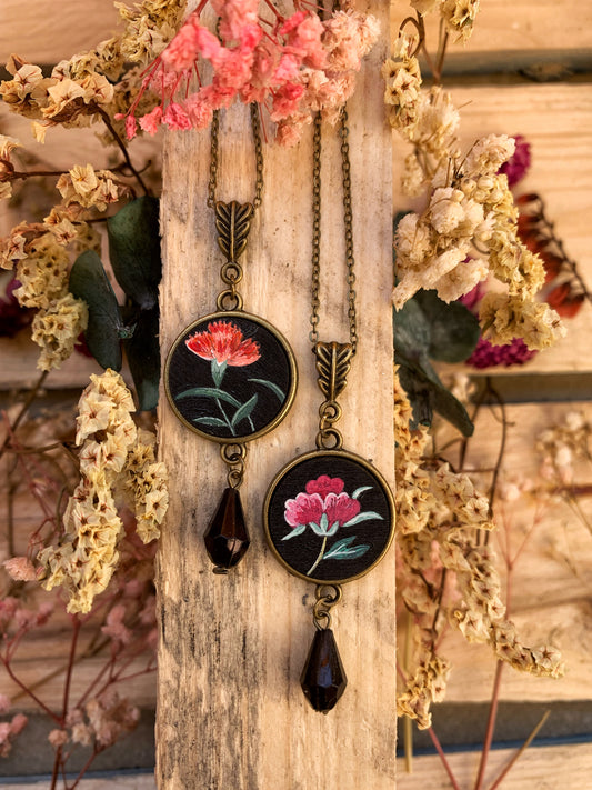 Ciondoli o orecchini Peonia + Garofano