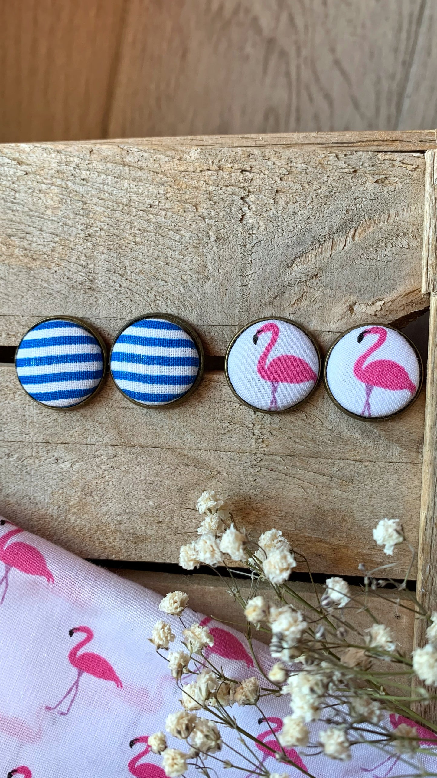 Orecchini estivi fenicottero e righe bianche e blu
