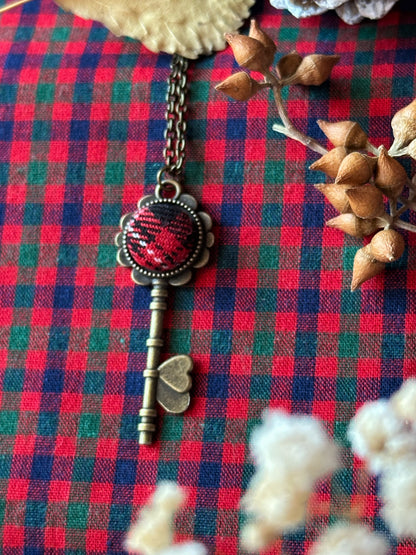 Collane Natalizie a forma di chiave, con inserto in tessuto natalizio