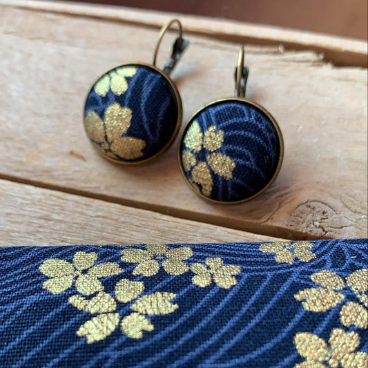Orecchini tessuto giapponese blu "Sakura"